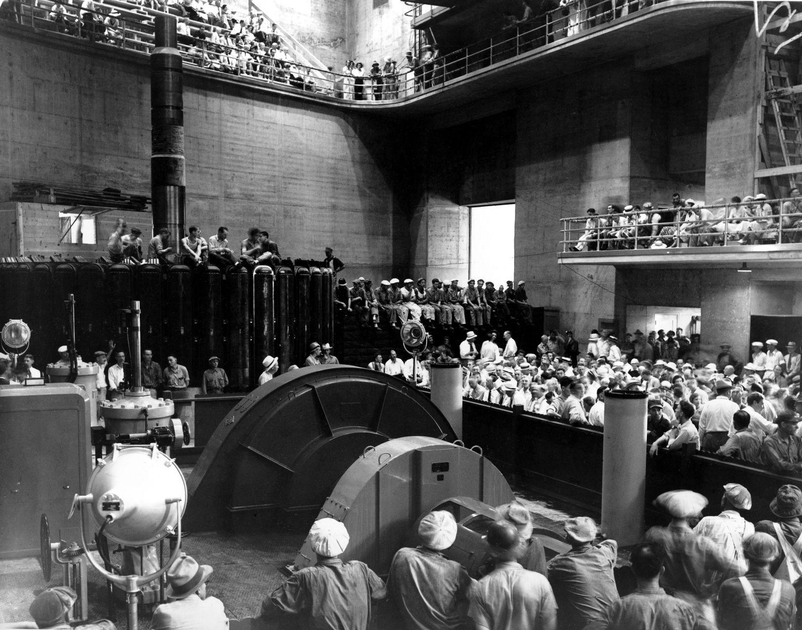 1936: Hoover Dam